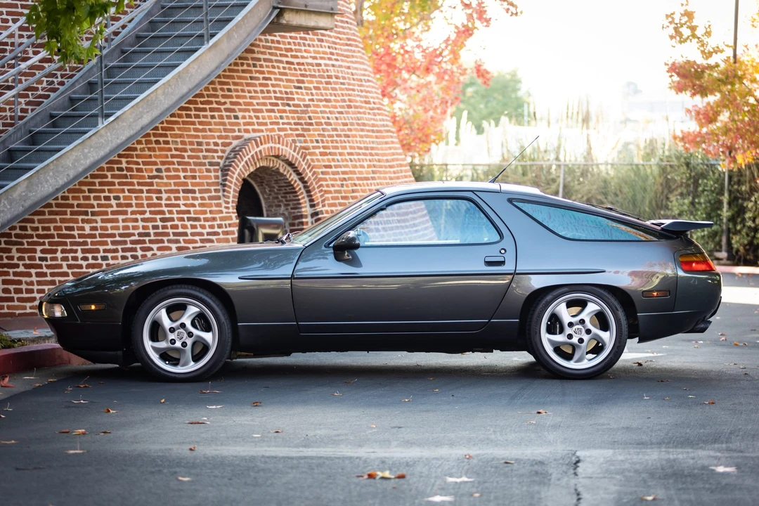 1991 Porsche 928 S4 - Image 13 of 31