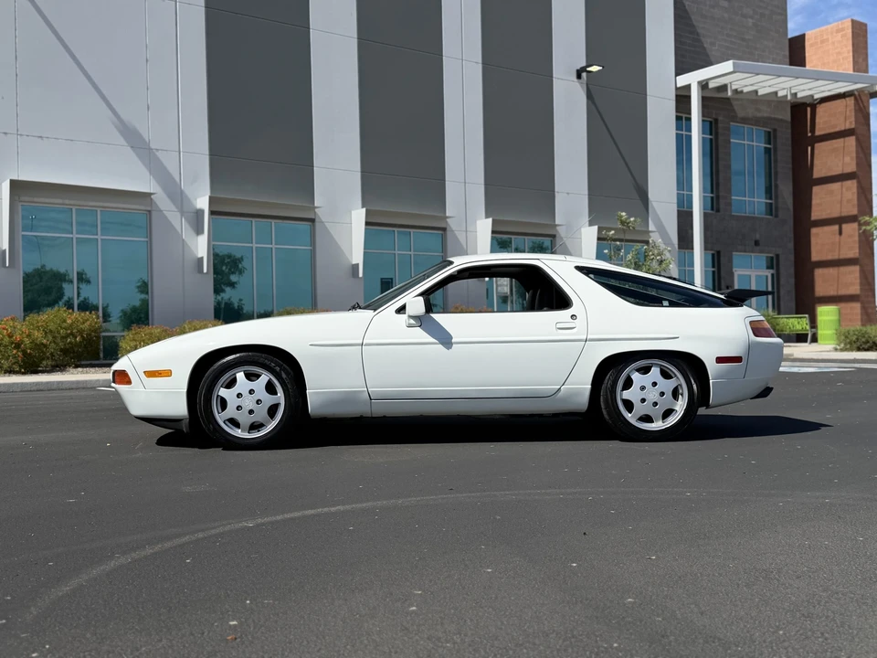 1991 Porsche 928 S4 - Image 7 of 31