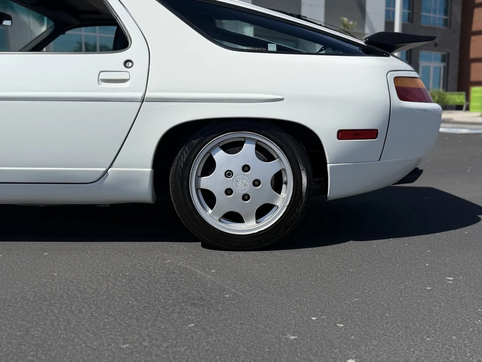 1991 Porsche 928 S4 - Image 23 of 31