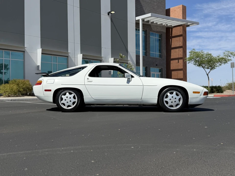 1991 Porsche 928 S4 - Image 15 of 31