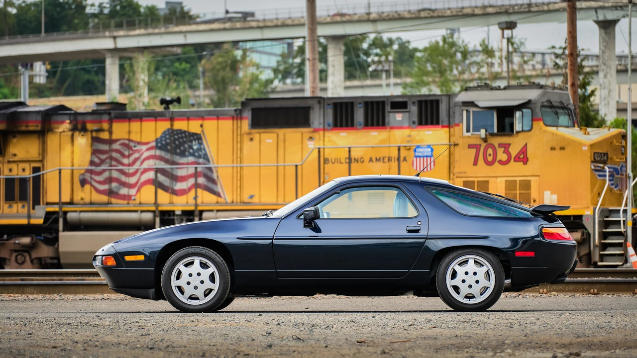 1991 Porsche 928 S4 - Image 6 of 31