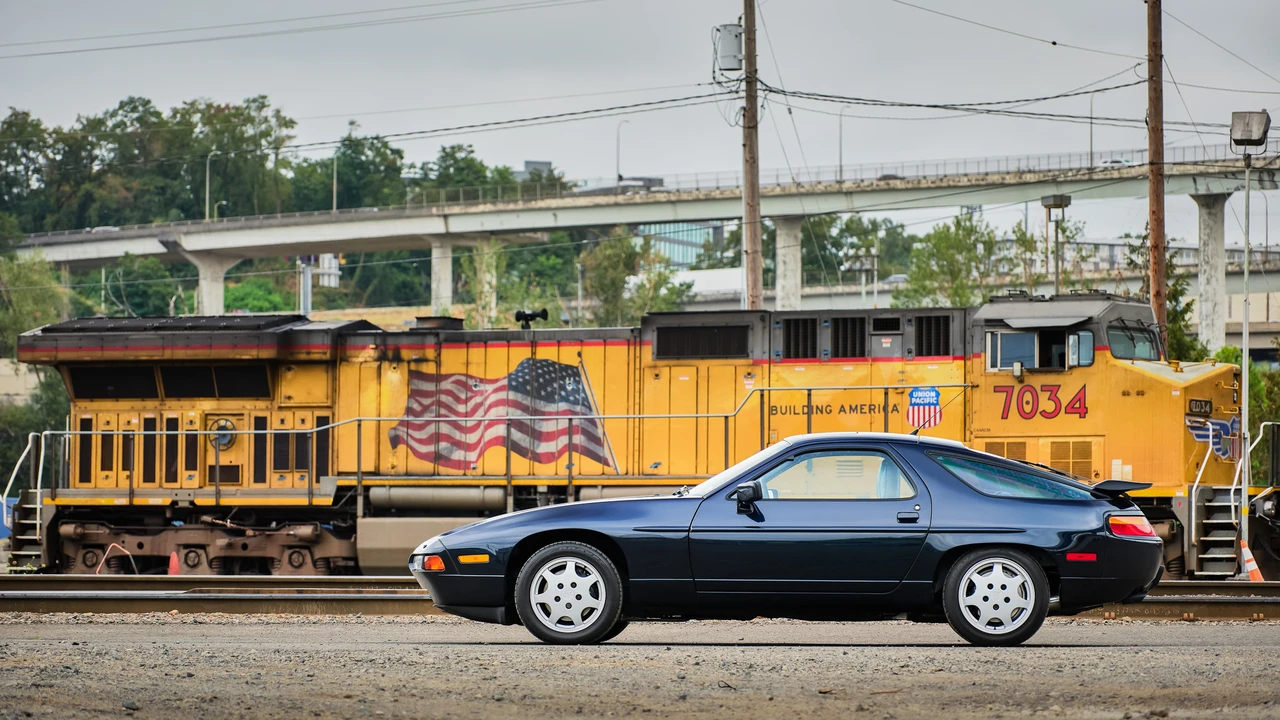 1991 Porsche 928 S4 - Image 7 of 31