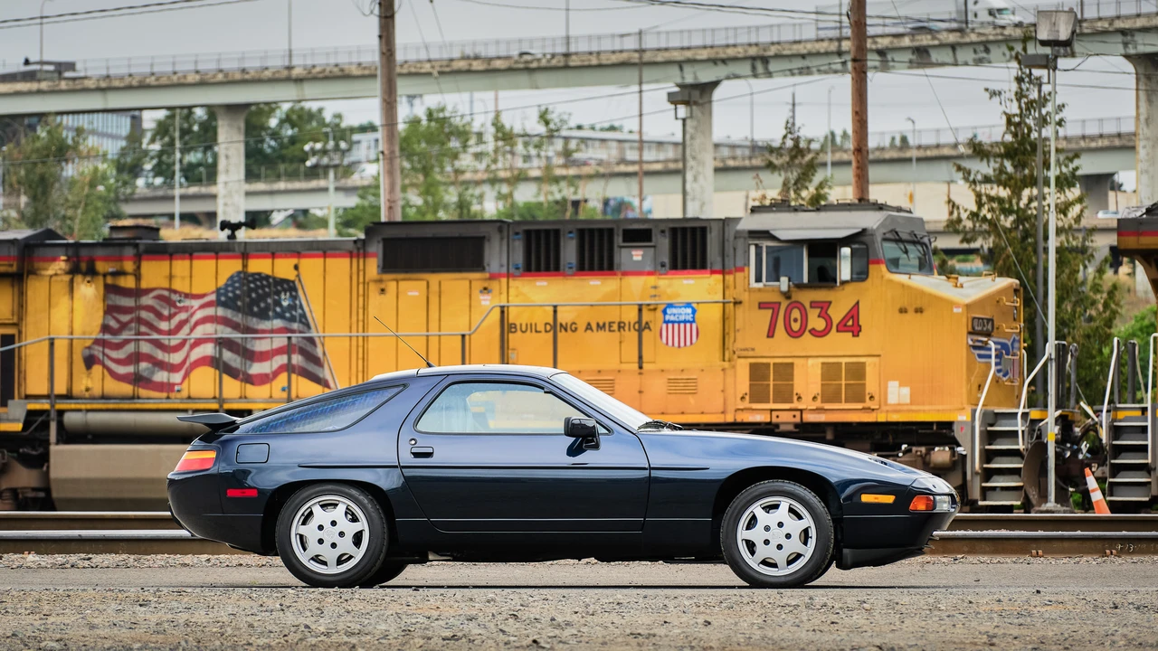 1991 Porsche 928 S4 - Image 8 of 31
