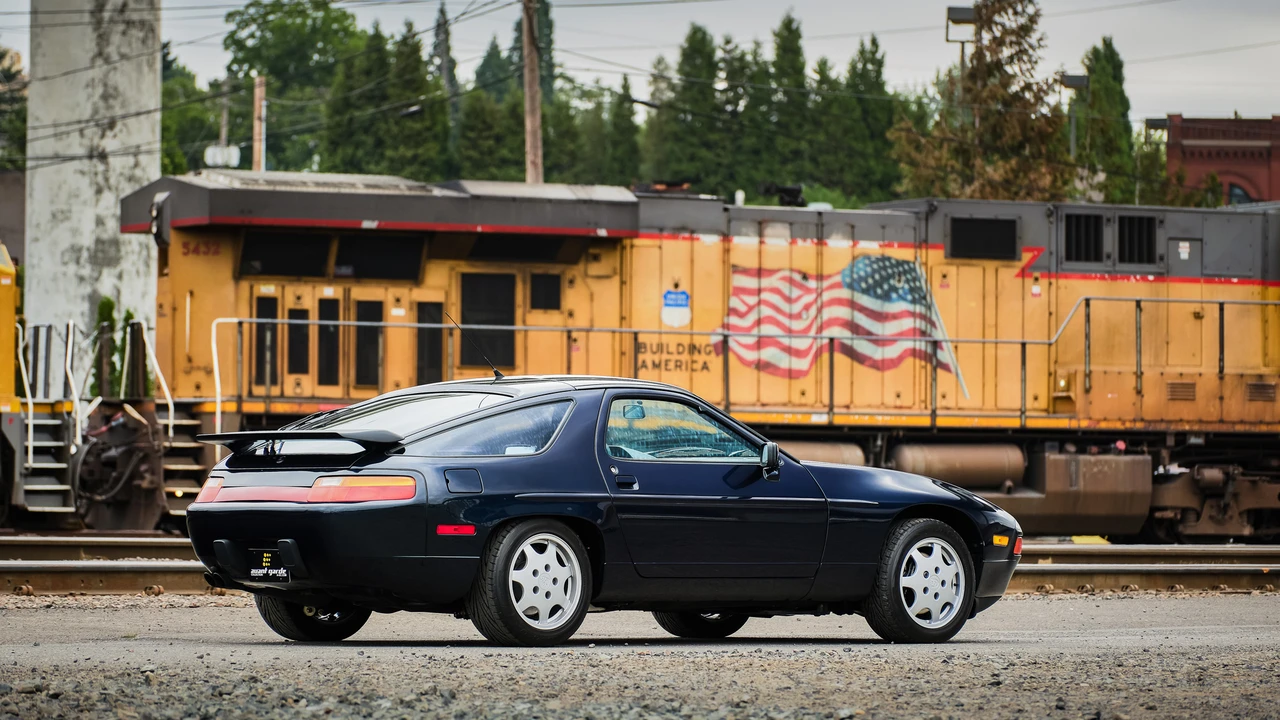 1991 Porsche 928 S4 - Image 10 of 31