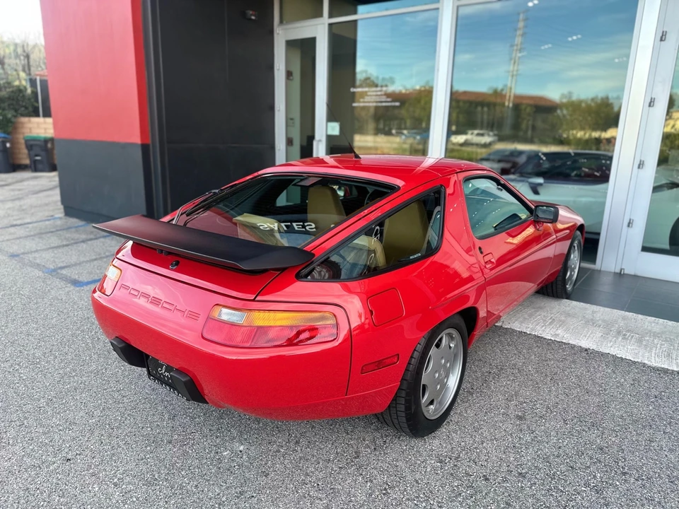 1991 Porsche 928 - Image 15 of 29