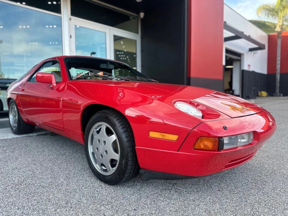 1991 Porsche 928 - Image 19 of 29