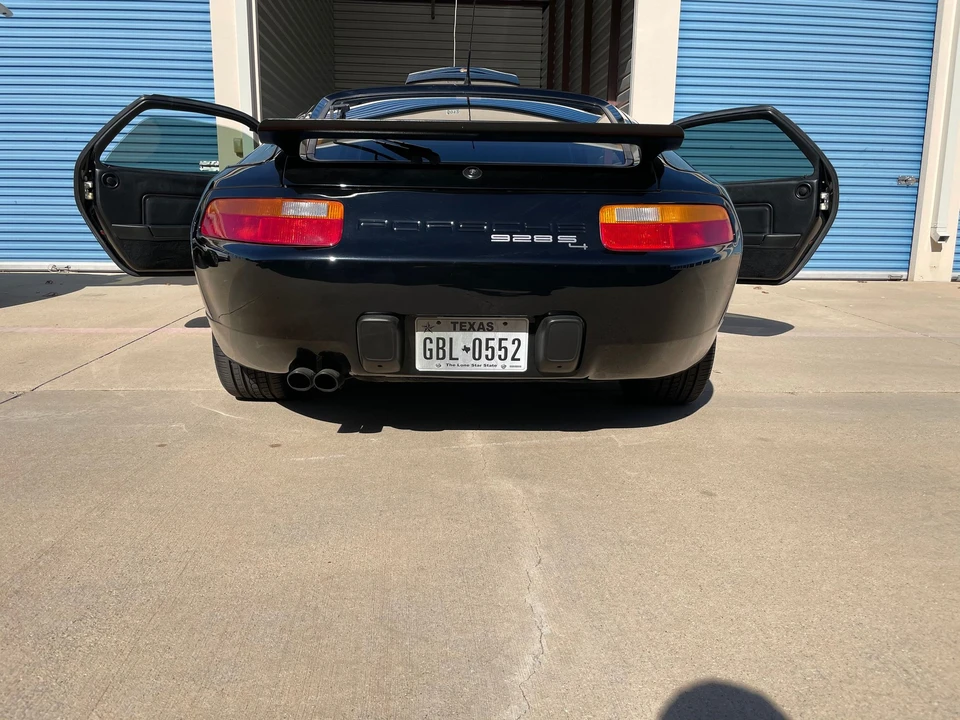 1991 Porsche 928 - Image 18 of 21