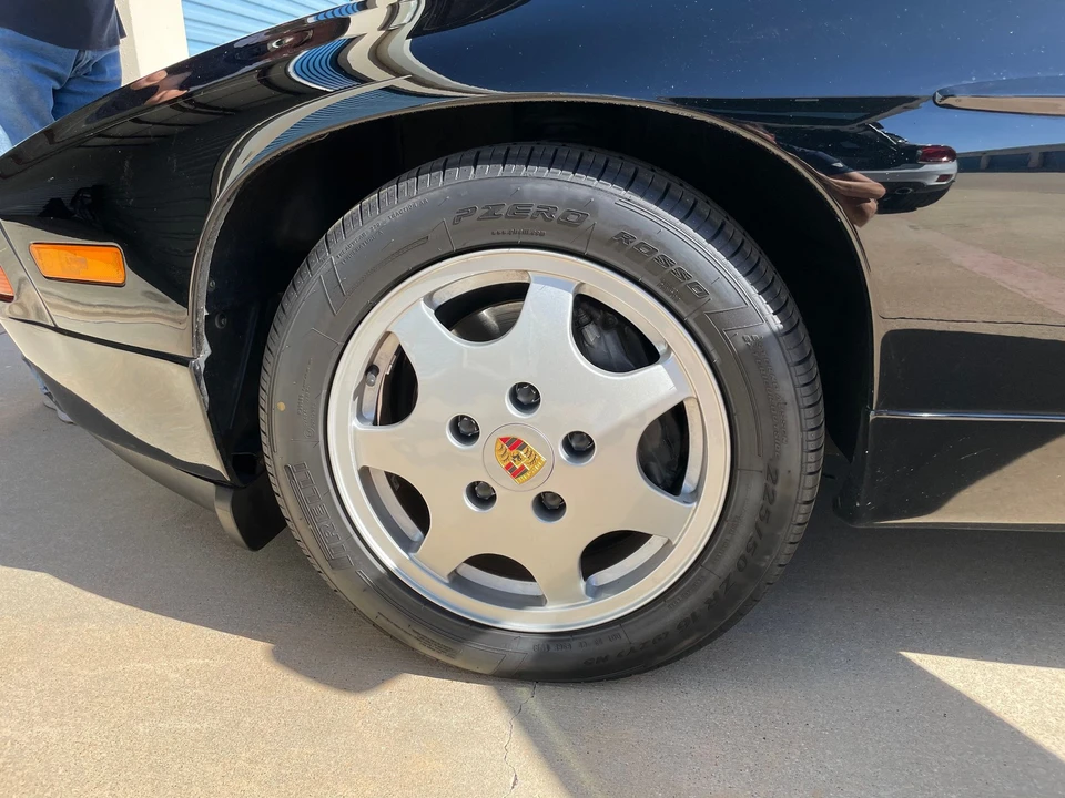 1991 Porsche 928 - Image 8 of 21