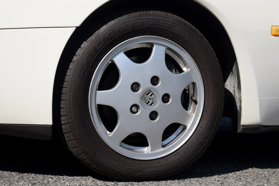 1991 Porsche 944 S2 - Image 8 of 30