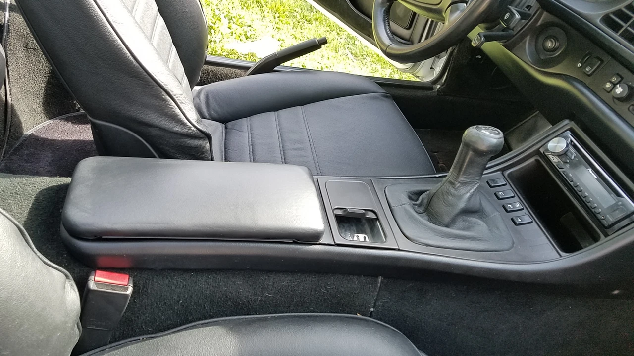 1991 Porsche 944 S2 - Image 28 of 31