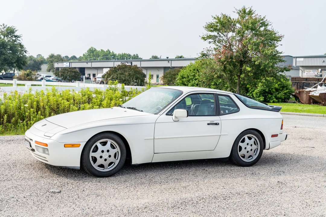 1991 Porsche 944 S2 - Image 9 of 31