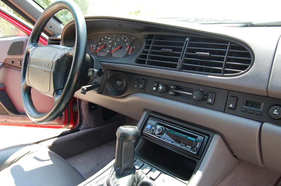 1991 Porsche 944 S2 - Image 24 of 31