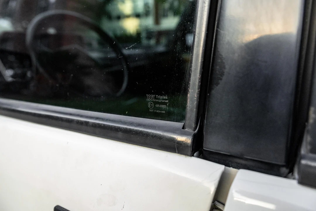 1991 Land Rover Range Rover Classic - Image 15 of 31