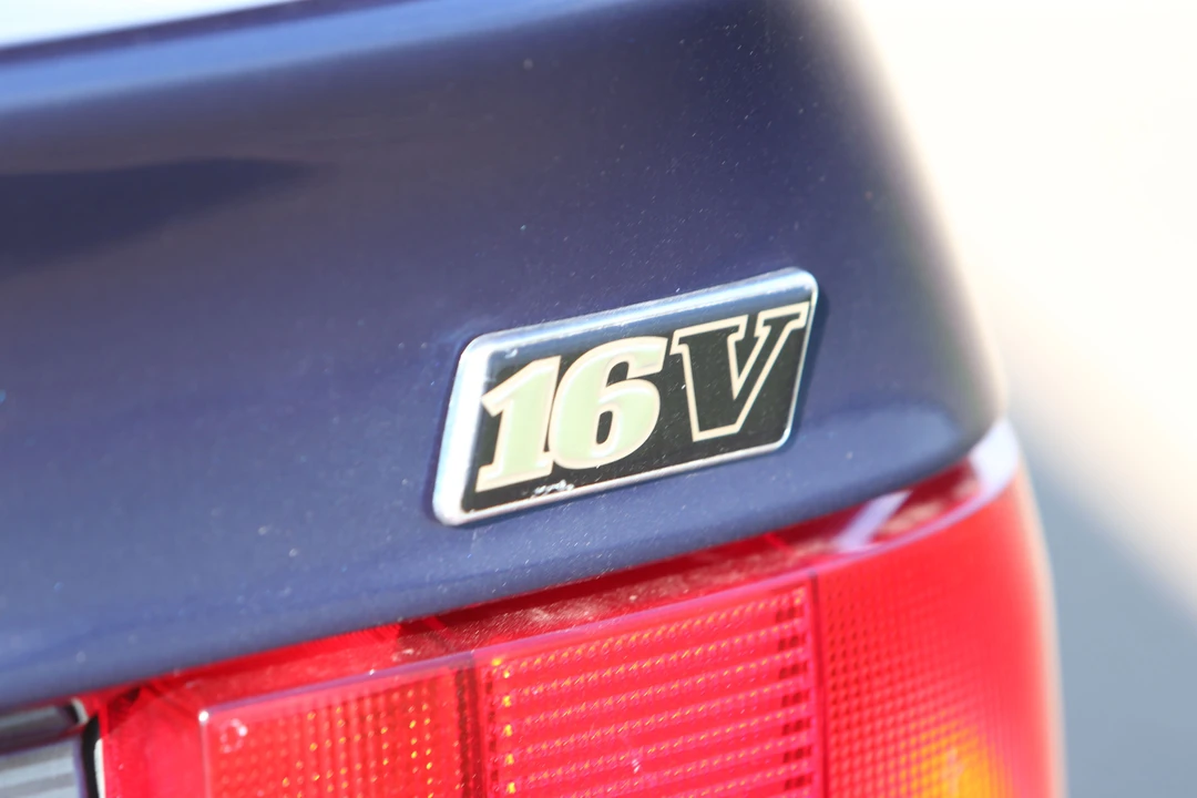 1991 Renault - Image 3 of 13