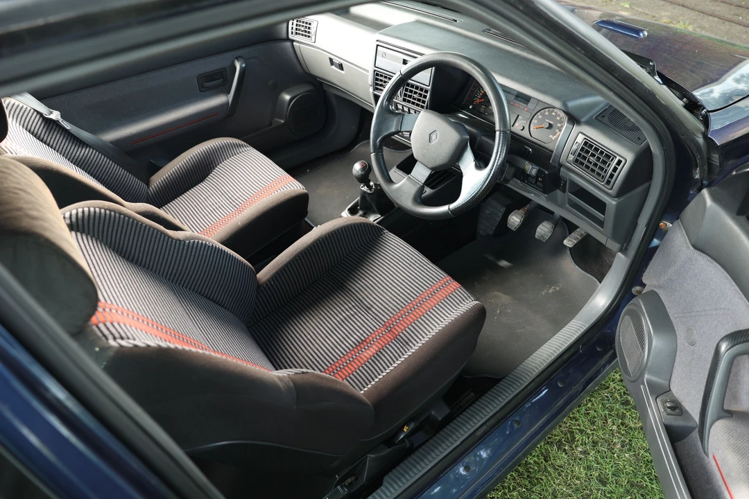 1991 Renault - Image 11 of 13