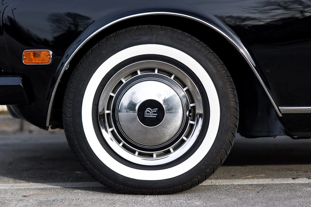 1991 Rolls-Royce Corniche - Image 13 of 31