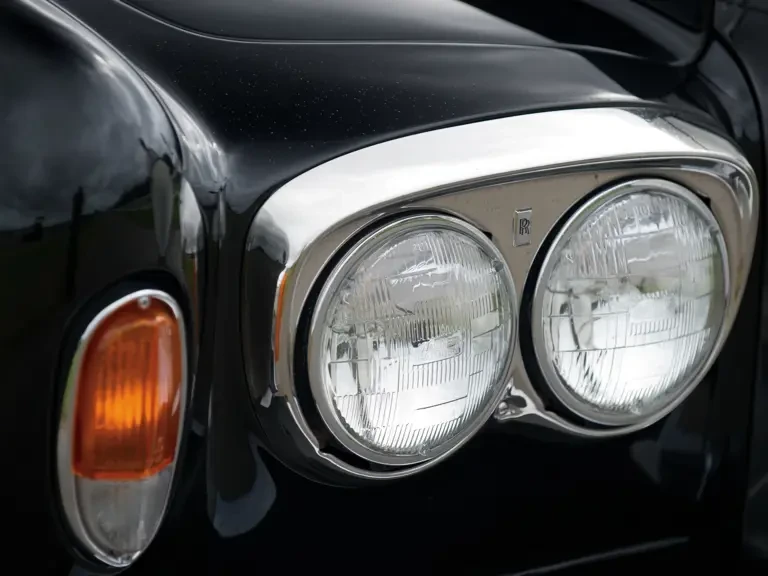 1991 Rolls-Royce Corniche Series III - Image 9 of 21