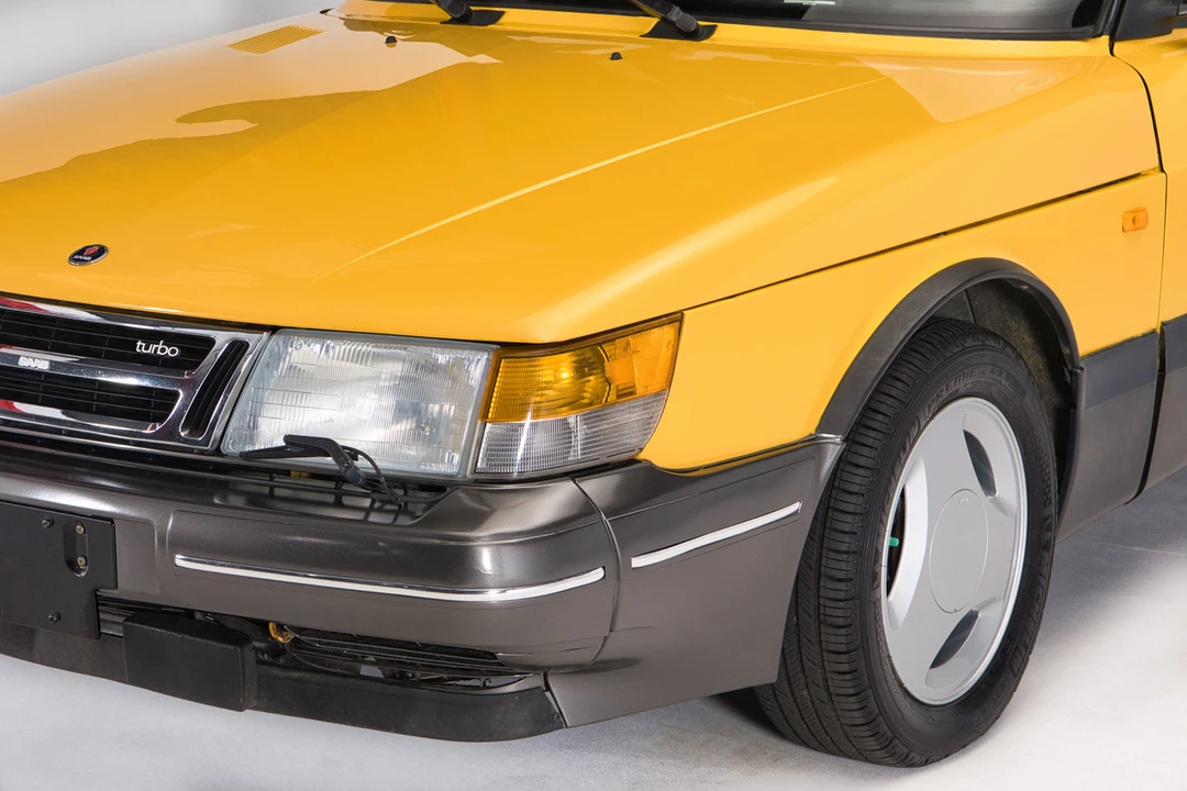 1991 Saab 900 Turbo 1st Gen - Image 25 of 31