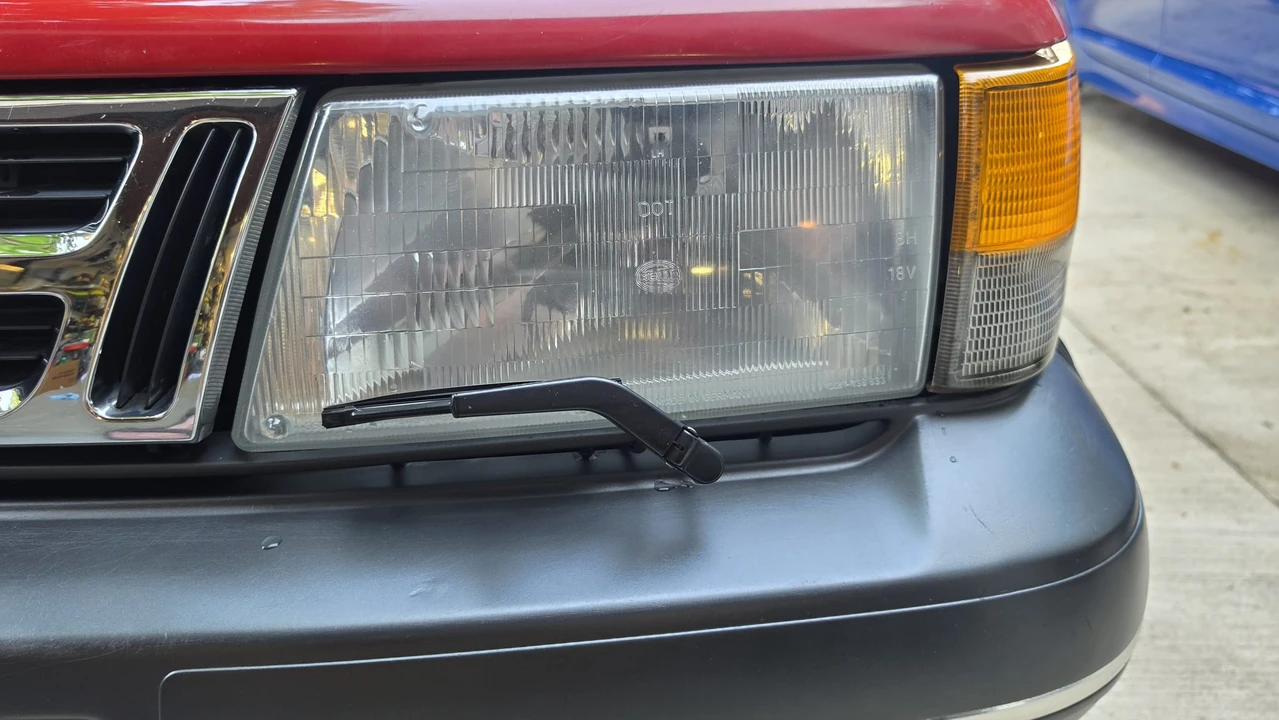 1991 Saab 900 Turbo 1st Gen - Image 13 of 31