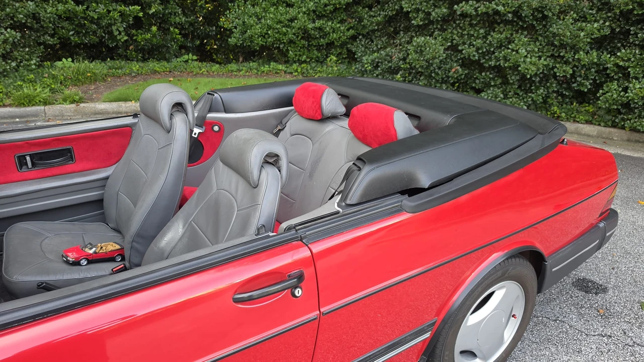 1991 Saab 900 Turbo 1st Gen - Image 25 of 31