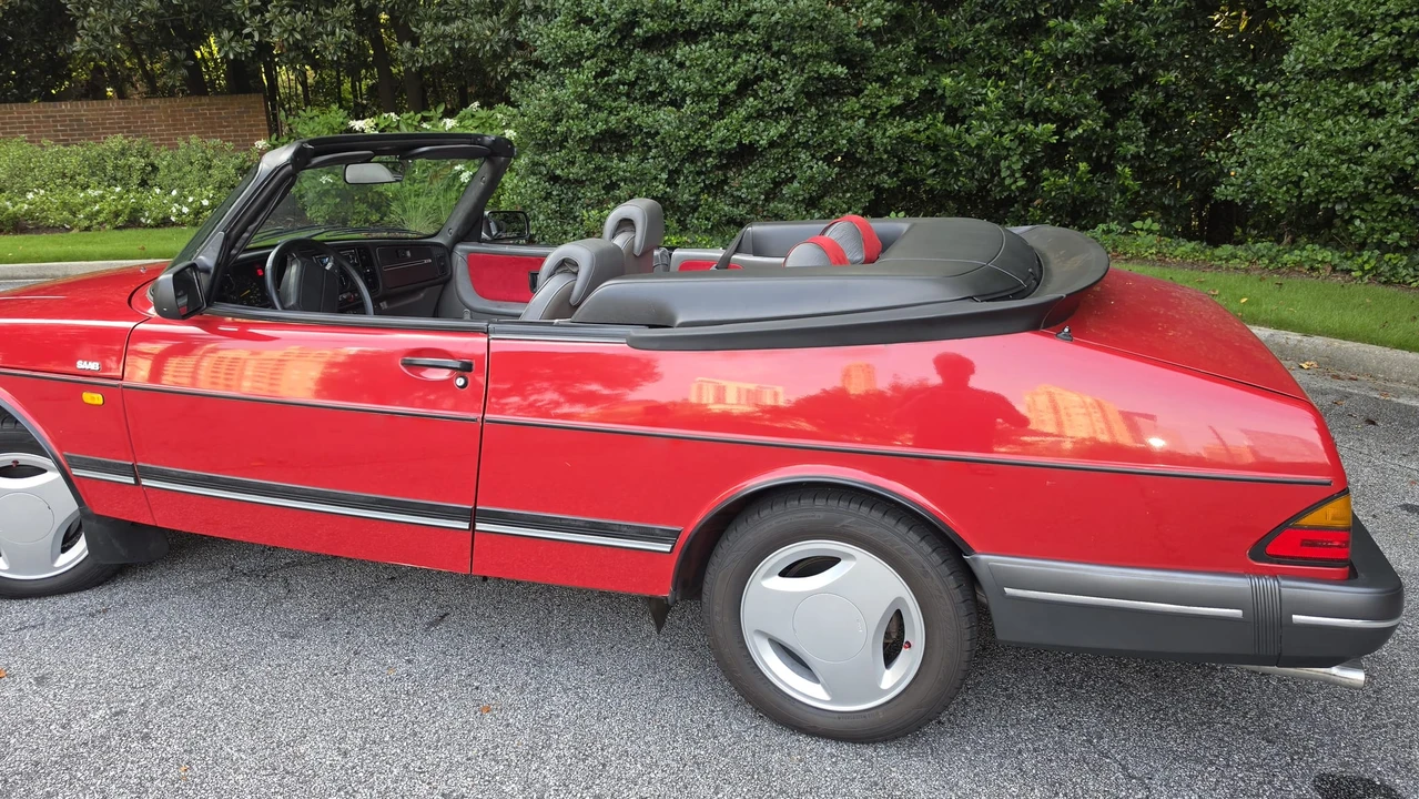 1991 Saab 900 Turbo 1st Gen - Image 26 of 31