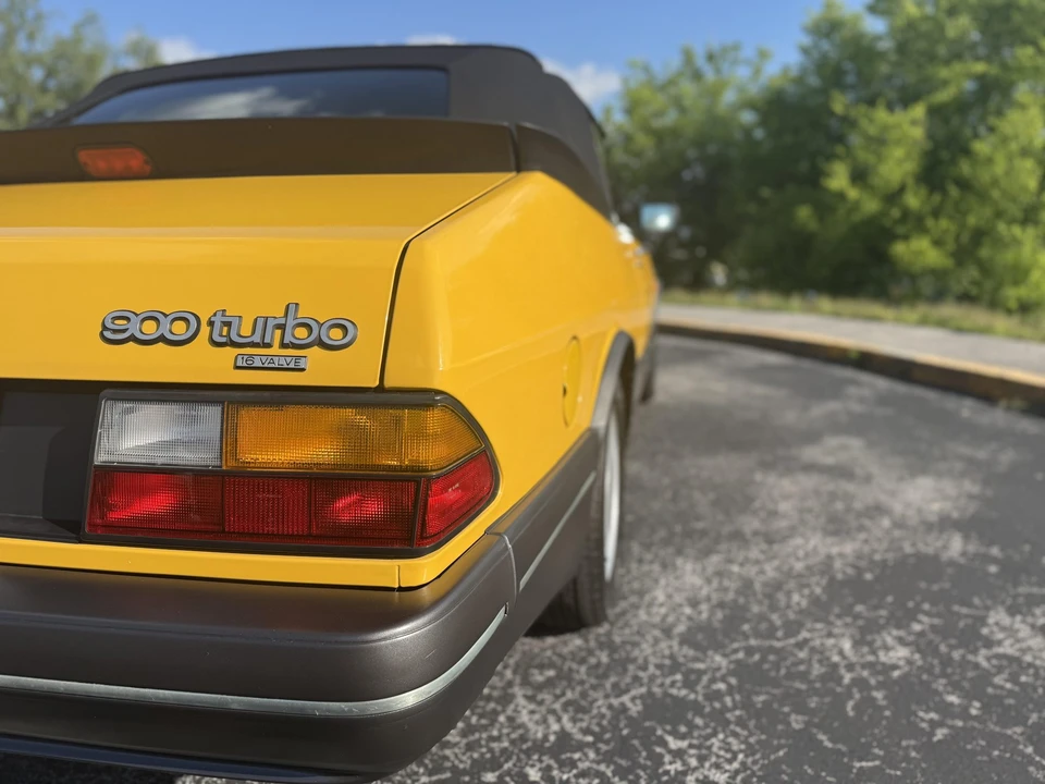 1991 Saab 900 Turbo 1st Gen - Image 26 of 31