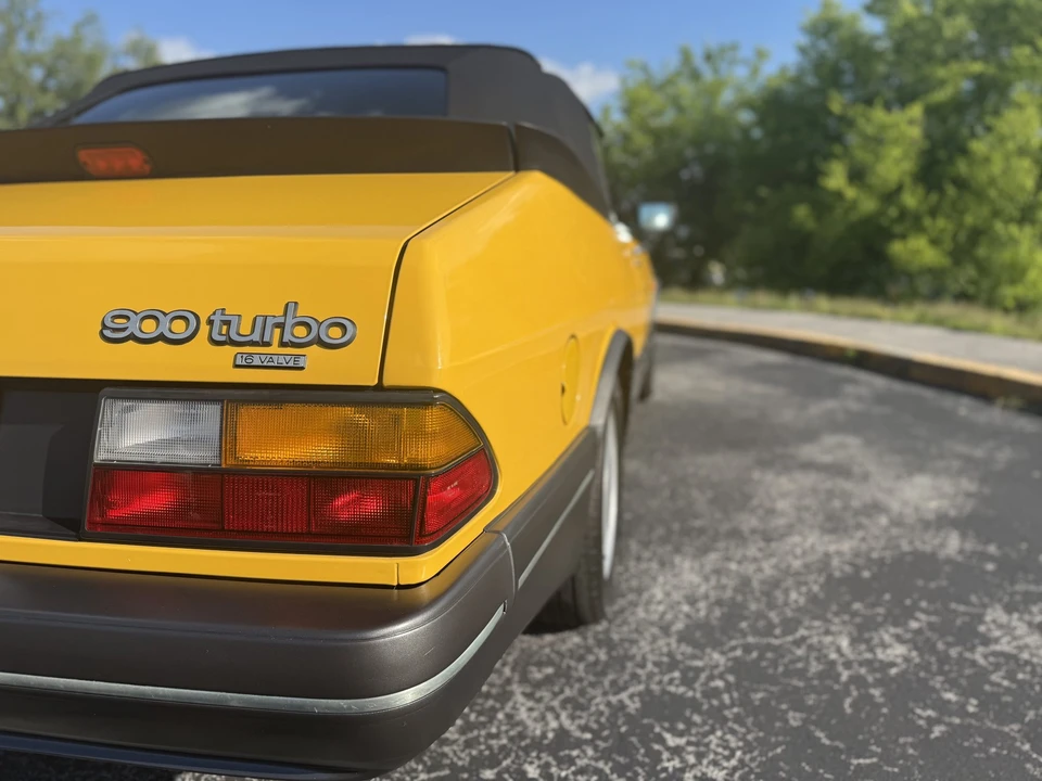 1991 Saab 900 Turbo 1st Gen - Image 23 of 31