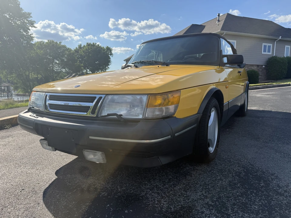 1991 Saab 900 Turbo 1st Gen - Image 15 of 31