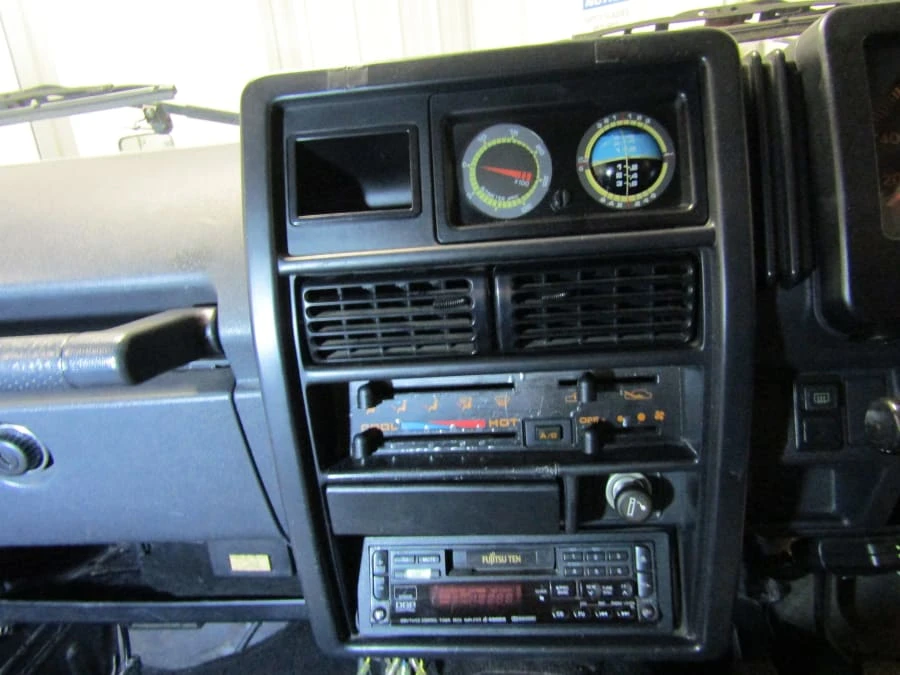 1991 Suzuki Jimny 2nd Gen - Image 8 of 9