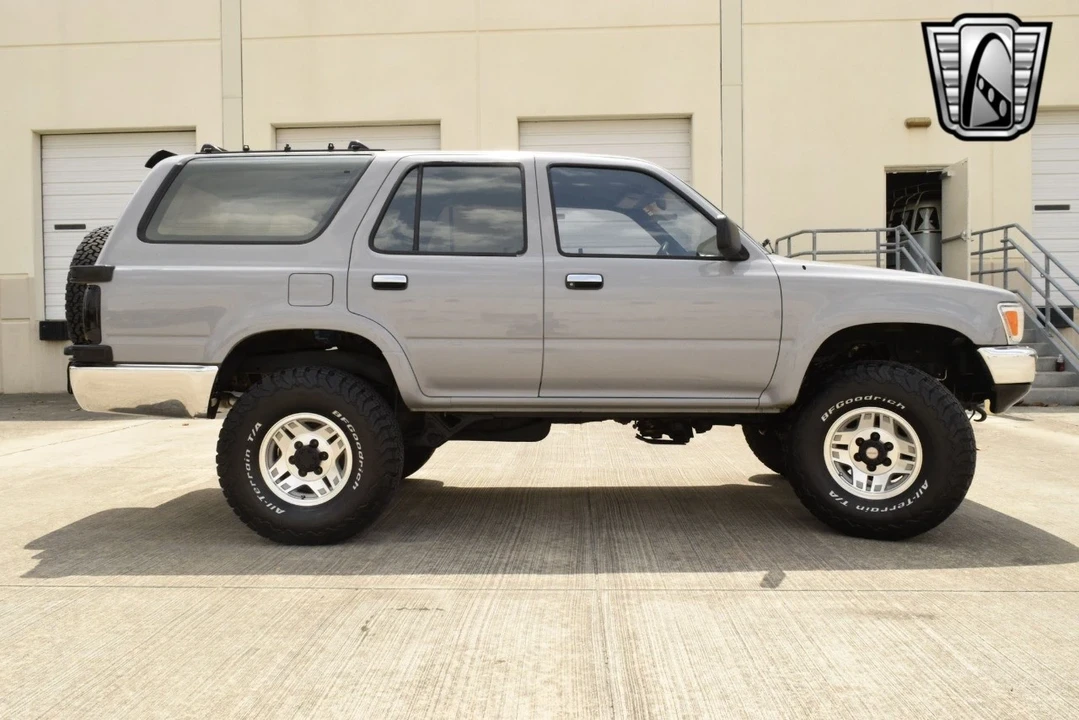 1991 Toyota 4Runner 2nd Gen - Image 5 of 21