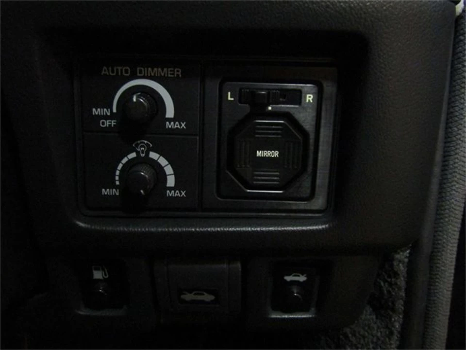 1991 Toyota Century 1st Gen - Image 20 of 31
