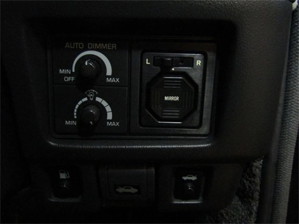 1991 Toyota Century 1st Gen - Image 20 of 31