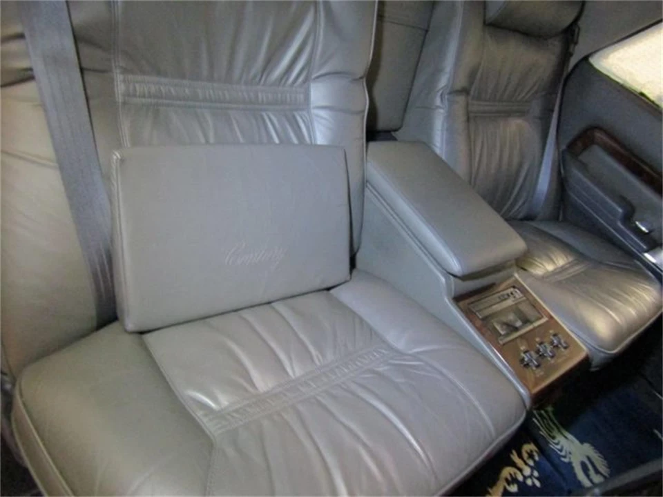 1991 Toyota Century 1st Gen - Image 12 of 31