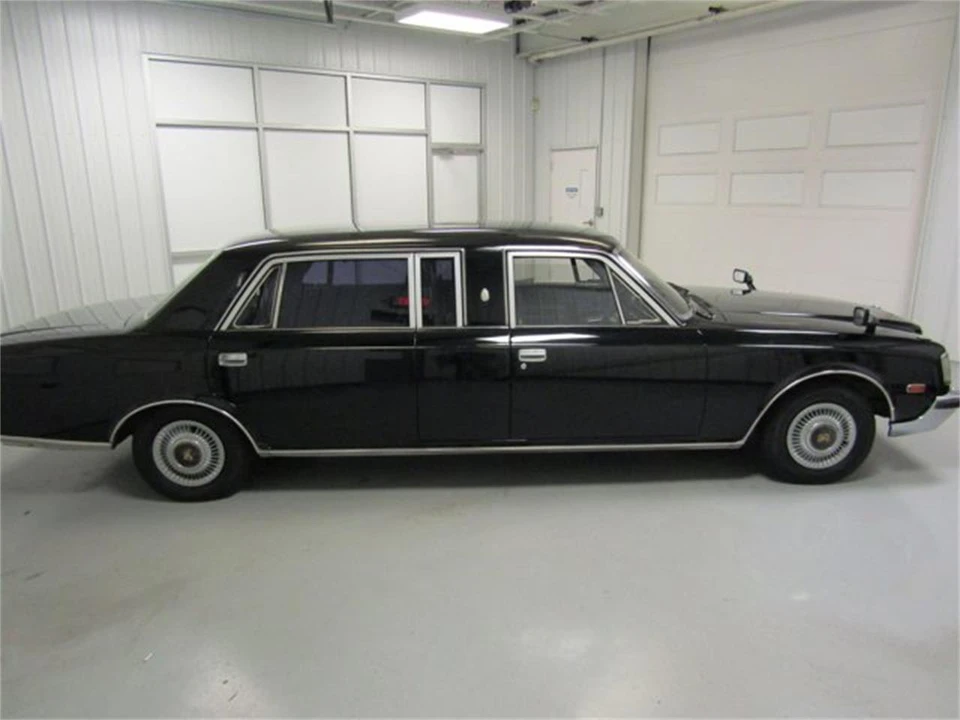 1991 Toyota Century 1st Gen - Image 8 of 31