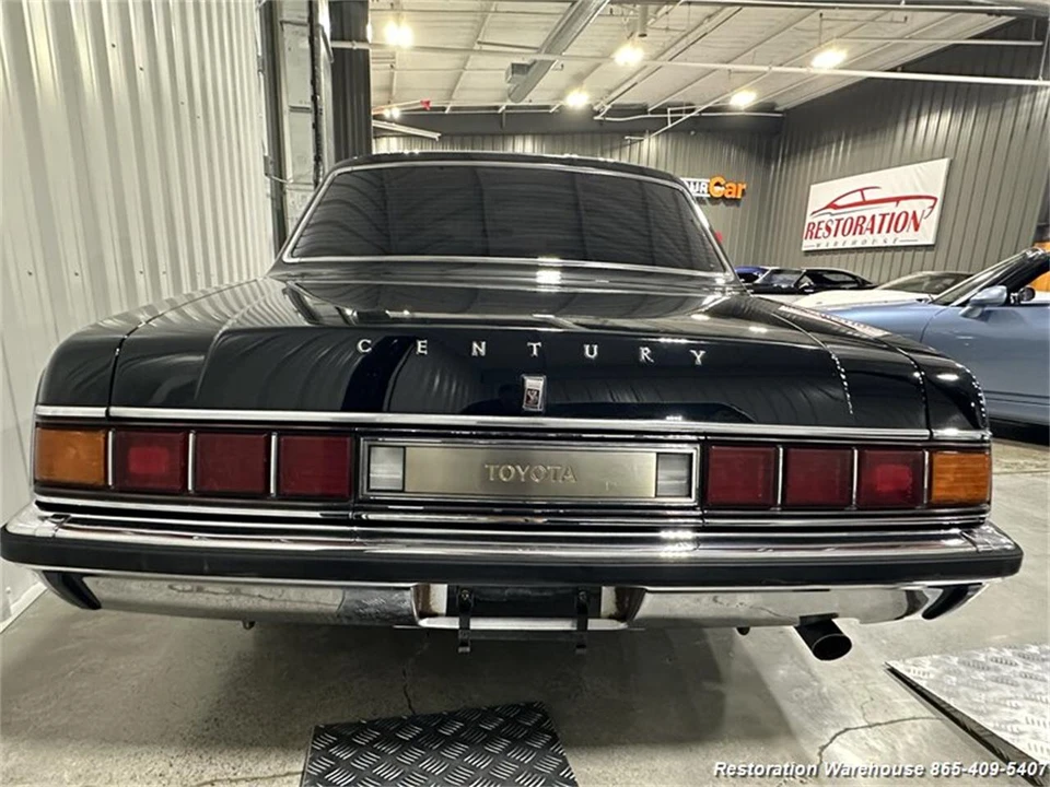 1991 Toyota Century 1st Gen - Image 17 of 17