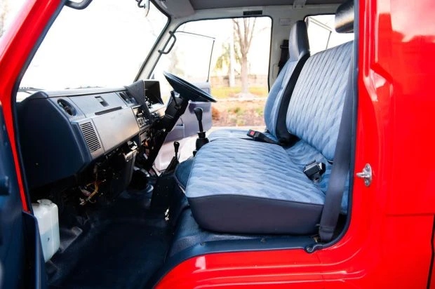 1991 Toyota HiAce 4th Gen - Image 4 of 8
