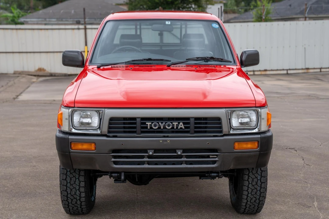 1991 Toyota Hilux 5th Gen - Image 2 of 31