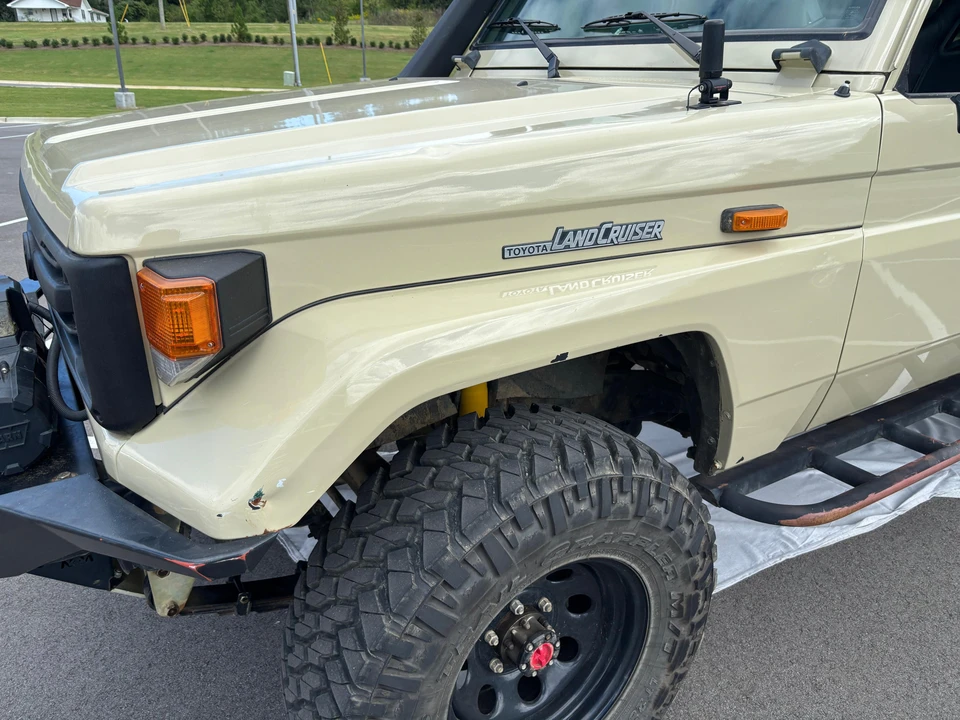 1991 Toyota J70 Land Cruiser - Image 13 of 31