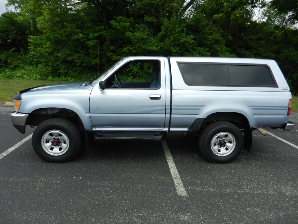 1991 Toyota Hilux 5th Gen - Image 3 of 31