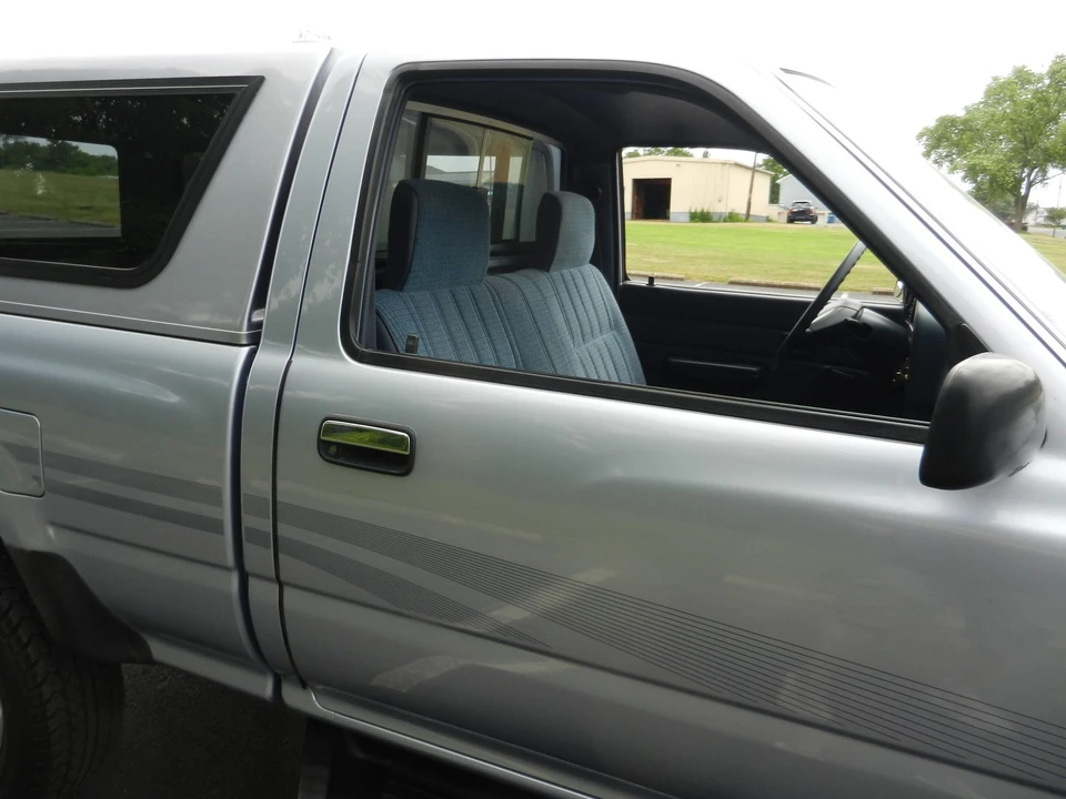 1991 Toyota Hilux 5th Gen - Image 22 of 31