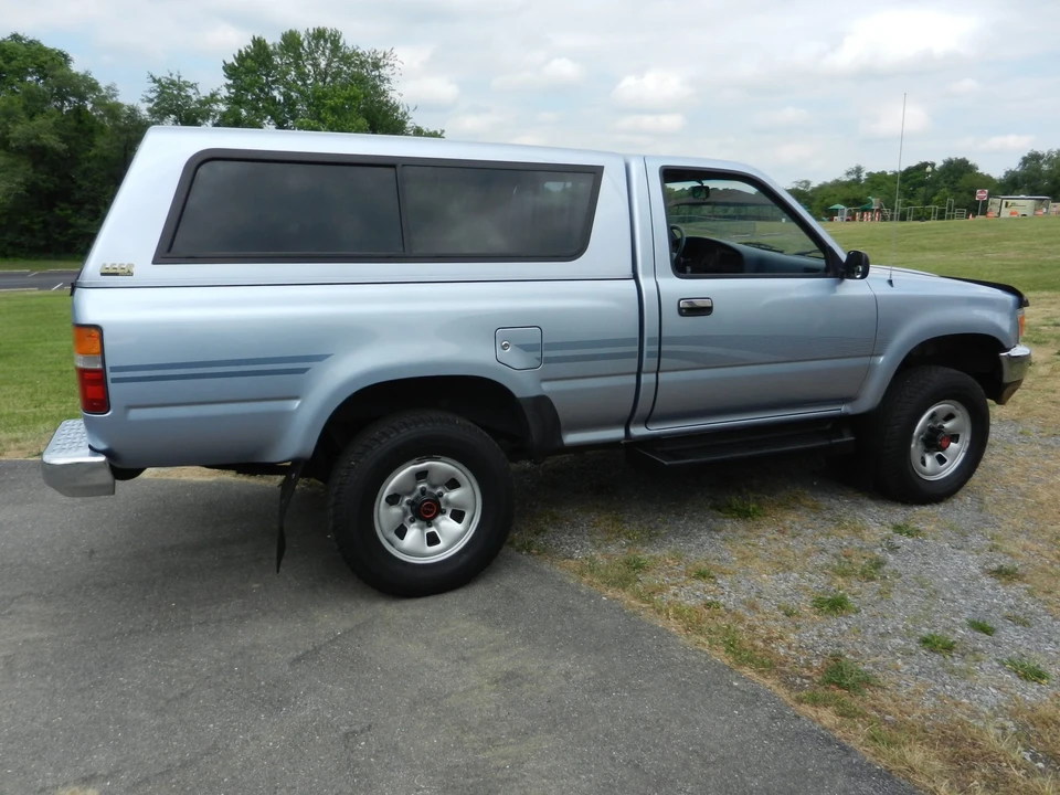 1991 Toyota Hilux 5th Gen - Image 5 of 31