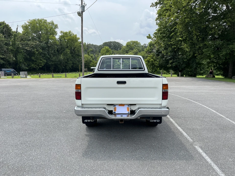 1991 Toyota Hilux 5th Gen - Image 4 of 31