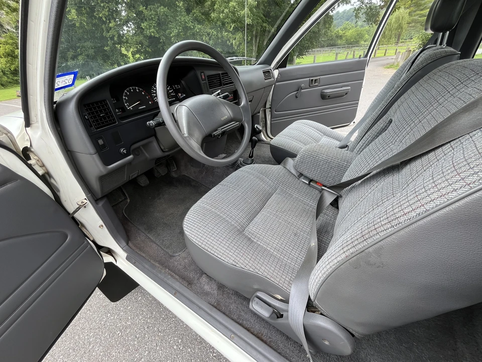 1991 Toyota Hilux 5th Gen - Image 26 of 31