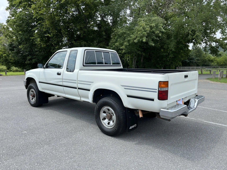 1991 Toyota Hilux 5th Gen - Image 3 of 31
