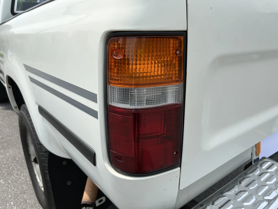 1991 Toyota Hilux 5th Gen - Image 15 of 31