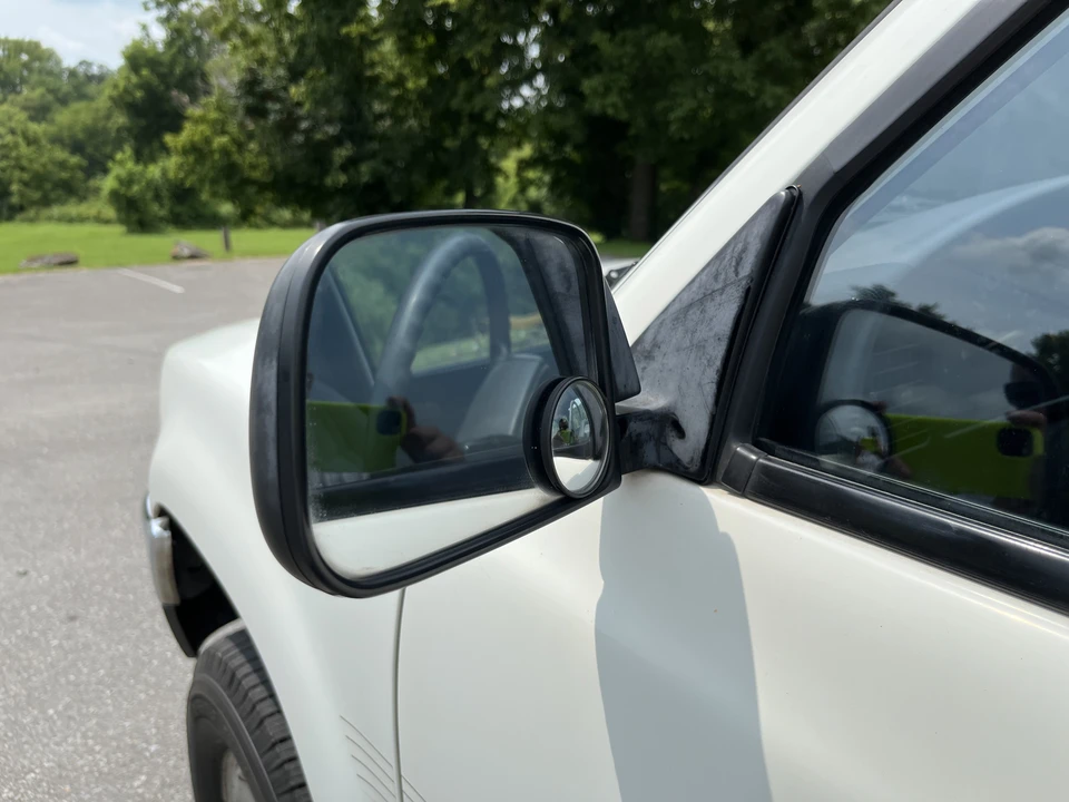 1991 Toyota Hilux 5th Gen - Image 13 of 31