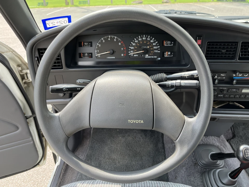 1991 Toyota Hilux 5th Gen - Image 29 of 31