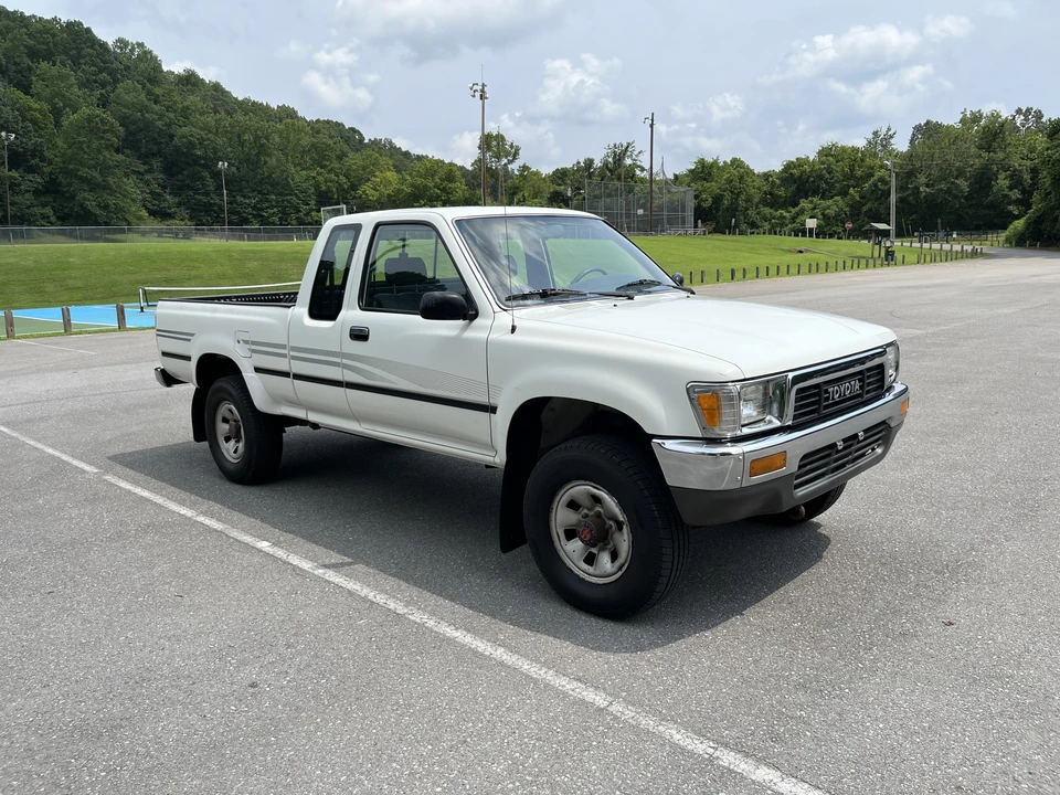 1991 Toyota Hilux 5th Gen - Image 8 of 31