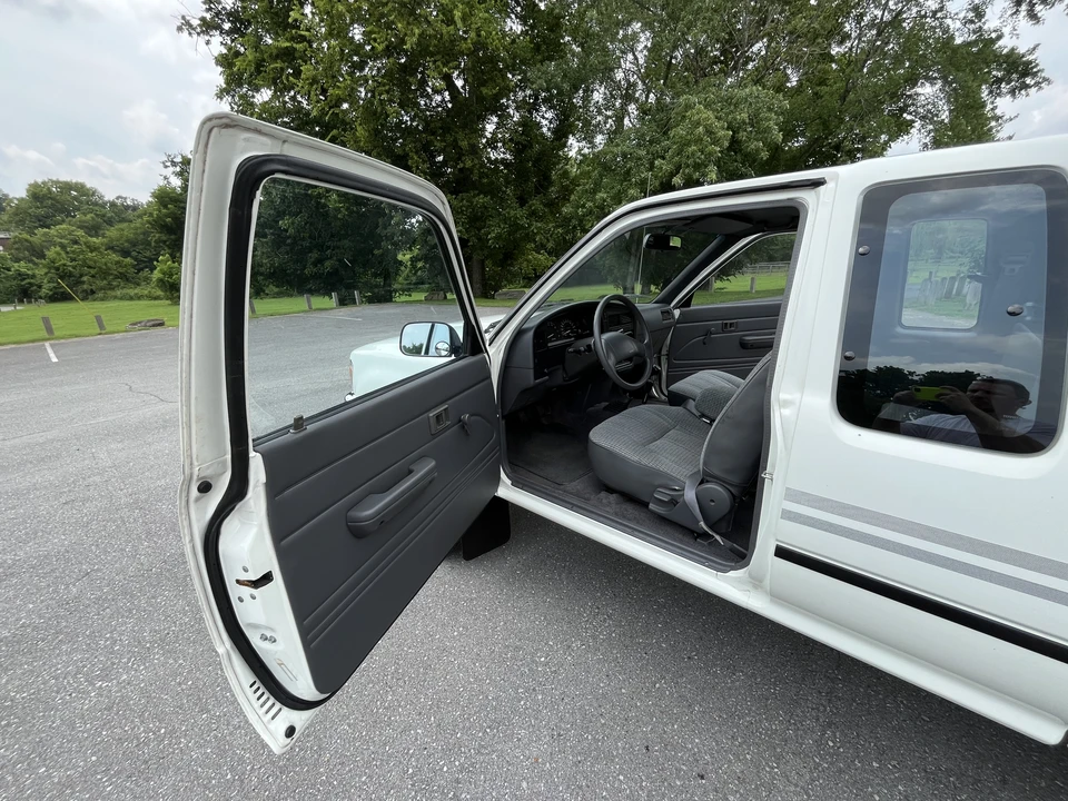 1991 Toyota Hilux 5th Gen - Image 23 of 31