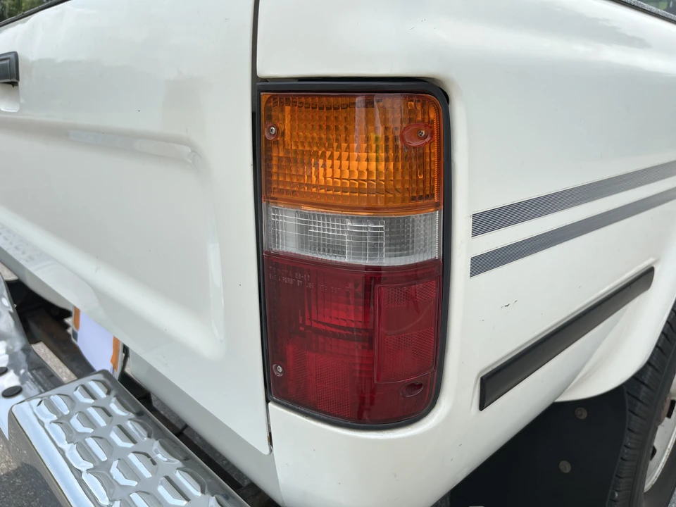 1991 Toyota Hilux 5th Gen - Image 16 of 31